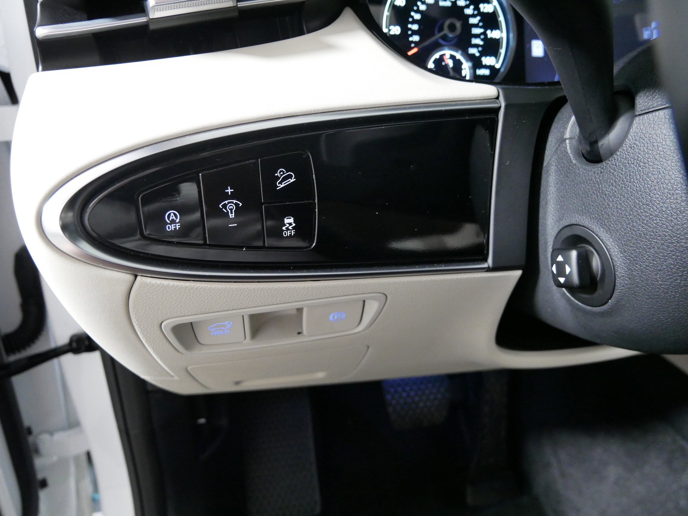 Used 2025 Genesis GV70 2.5T w/ Select Package AWD/4WD image 26