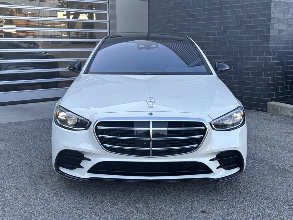 Used 2022 Mercedes-Benz S 580 4MATIC Sedan image 2