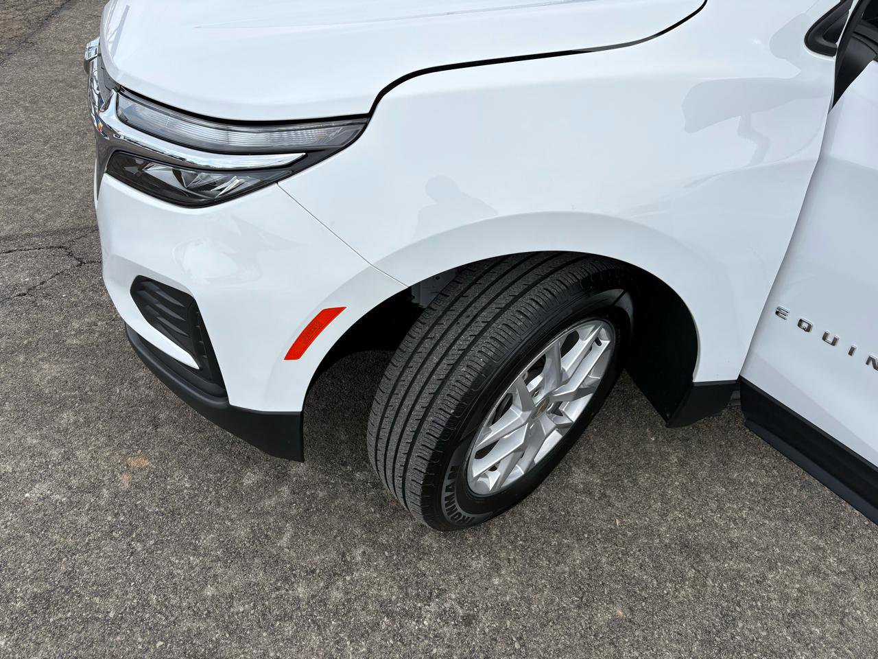 Used 2024 Chevrolet Equinox LS w/ LS Convenience Package image 56