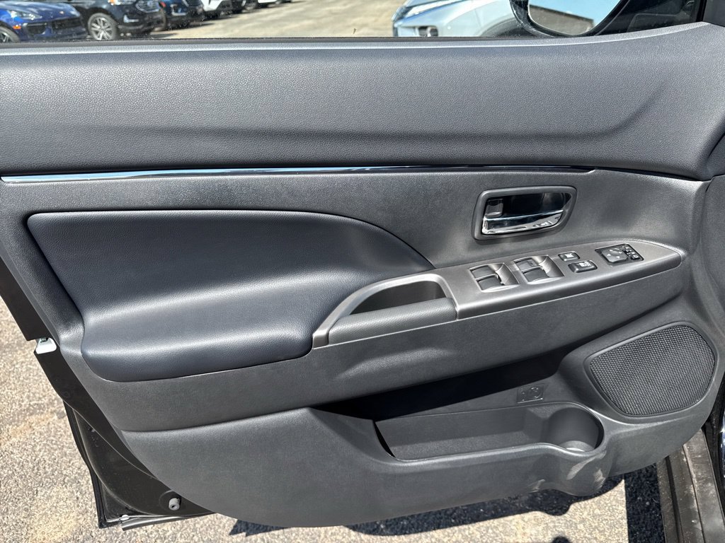 New 2027 Mitsubishi Outlander Sport SE FWD image 30