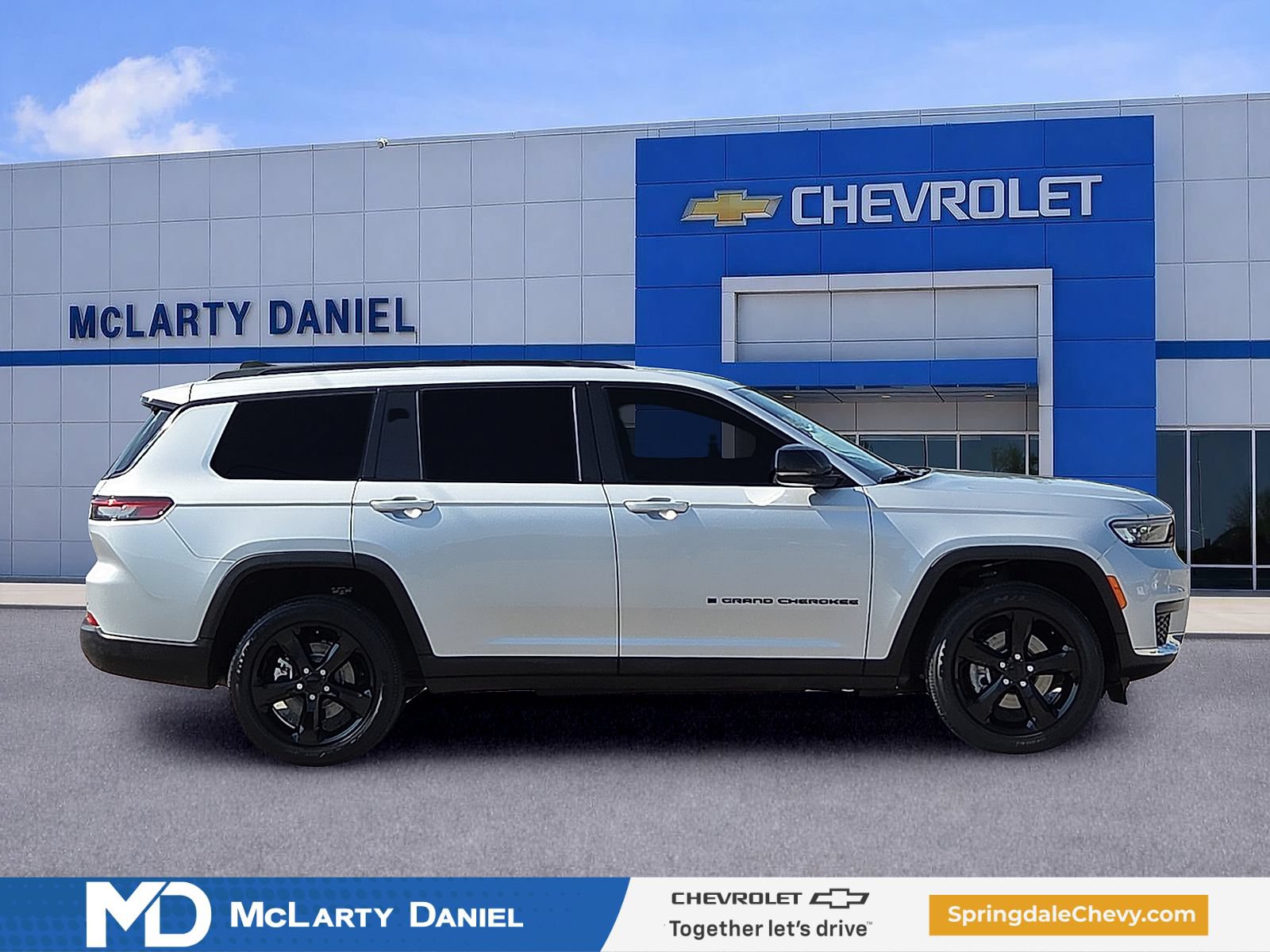 Used 2023 Jeep Grand Cherokee L Laredo AWD/4WD image 6