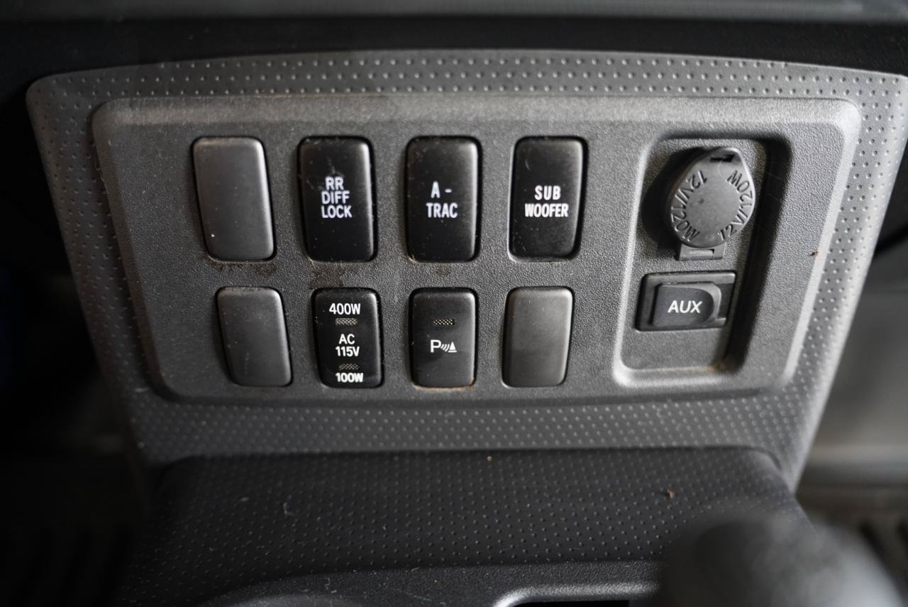 Used 2008 Toyota FJ Cruiser 4WD image 22