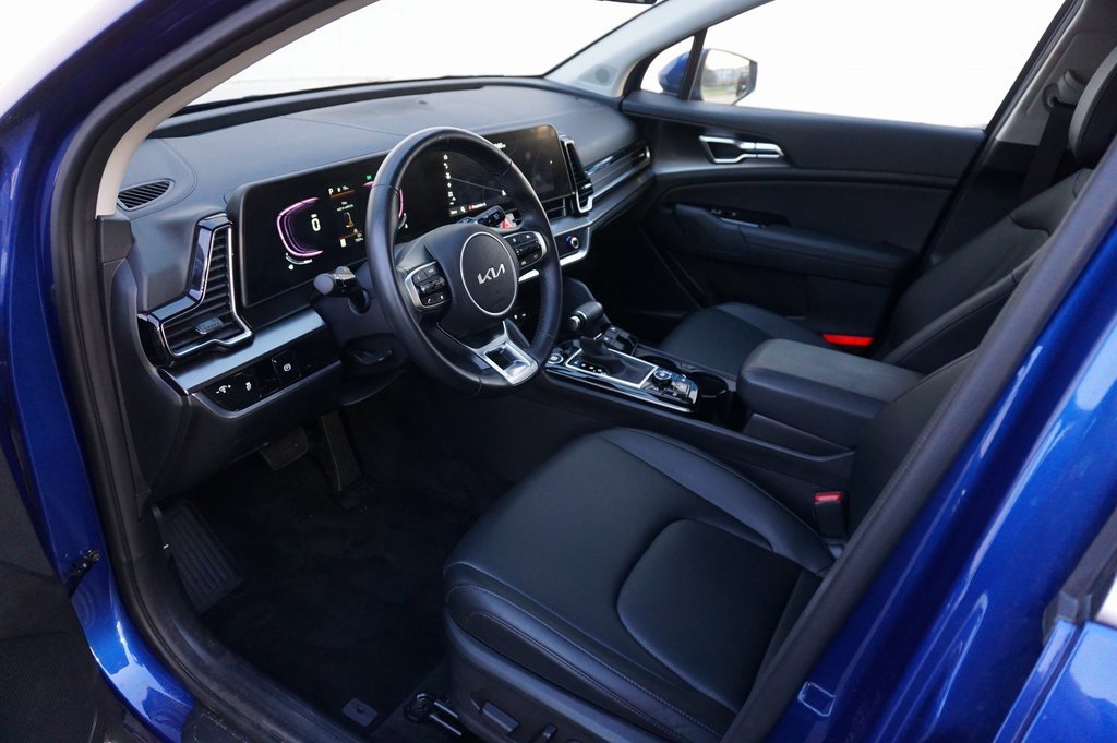Used 2025 Kia Sportage EX image 9