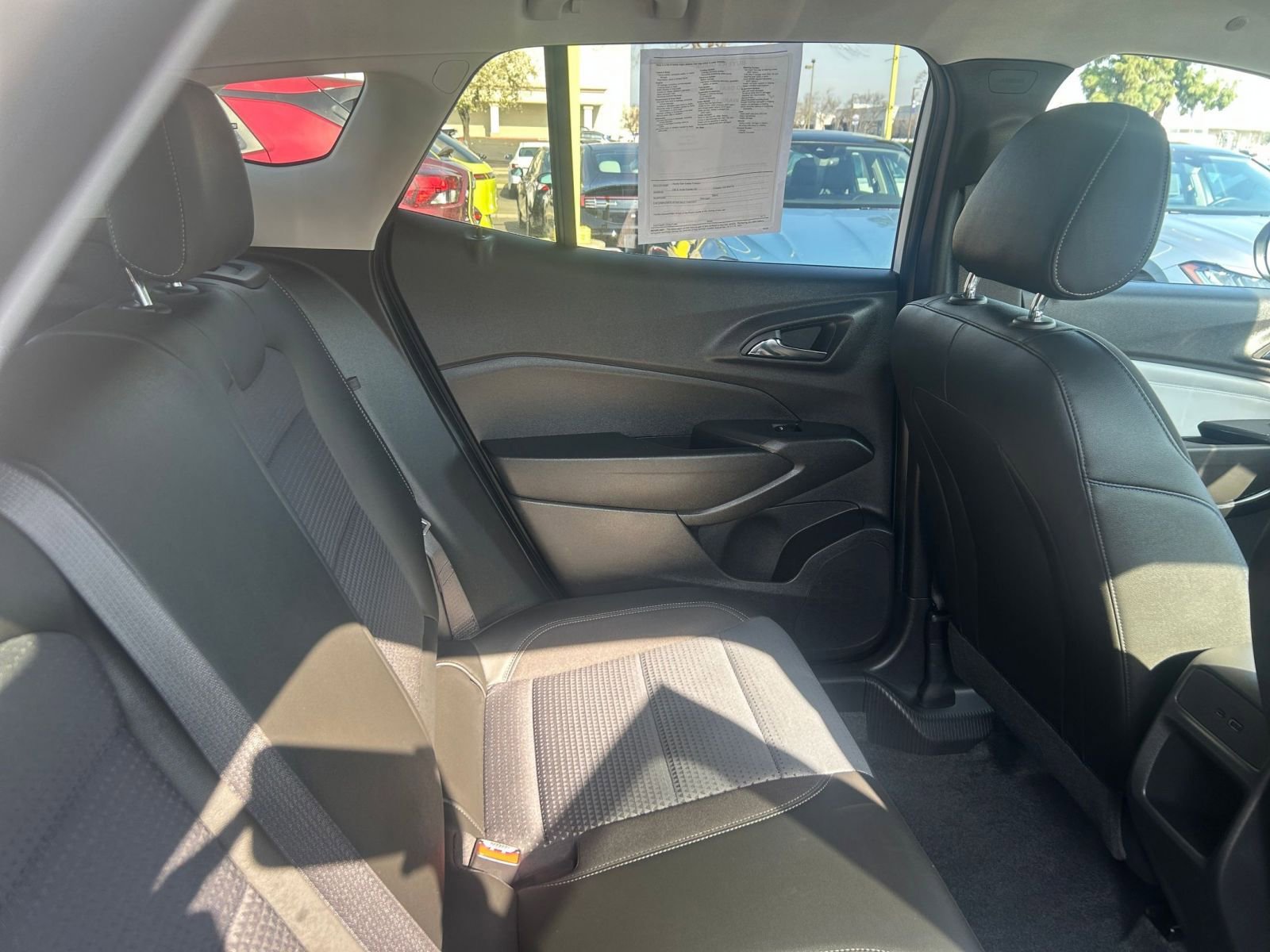 Used 2025 Chevrolet Trax LT w/ LT Convenience Package image 36