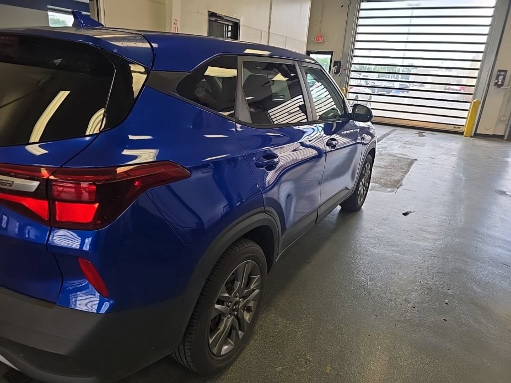 Used 2021 Kia Seltos LX AWD/4WD image 3