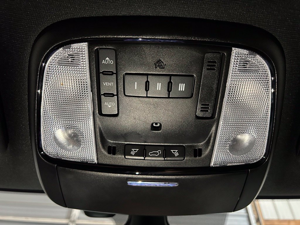 Used 2023 Dodge Durango R/T AWD/4WD image 36