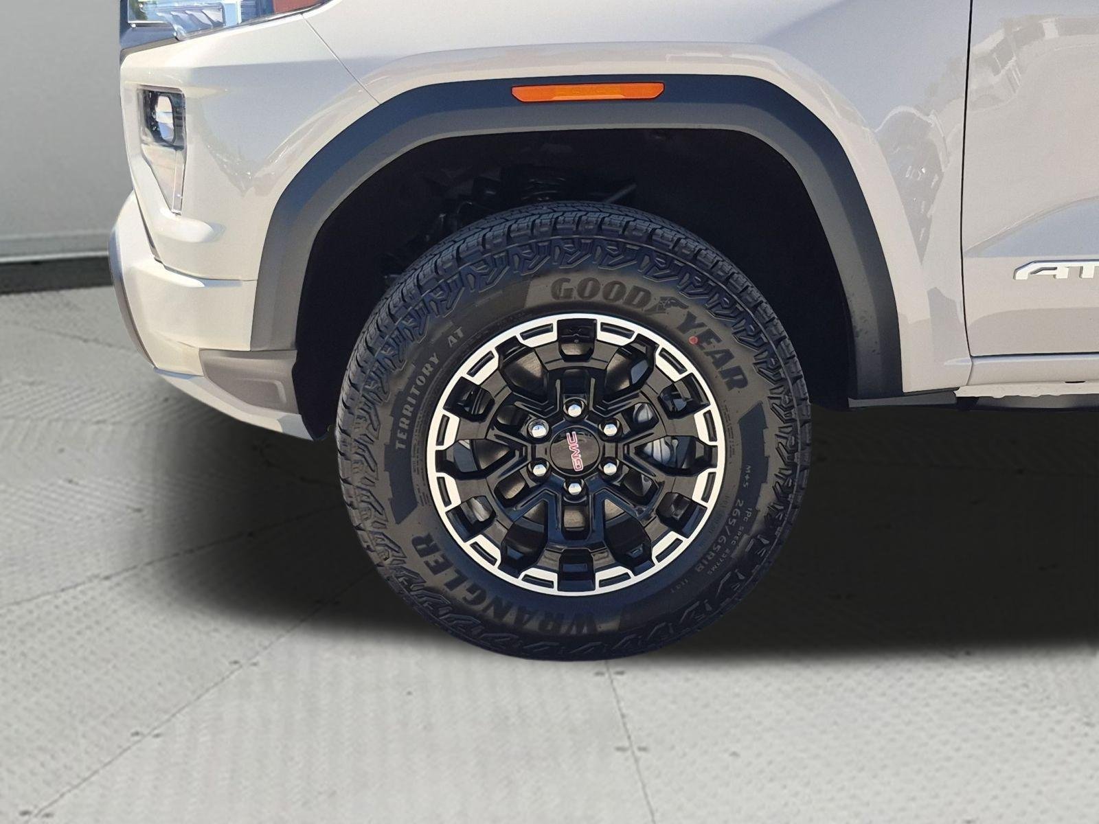 New 2026 GMC Canyon AT4 AWD/4WD image 32