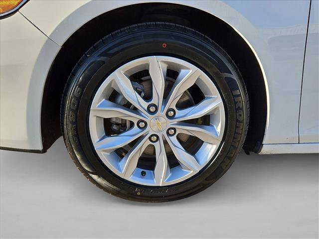 Used 2022 Chevrolet Malibu LT image 21
