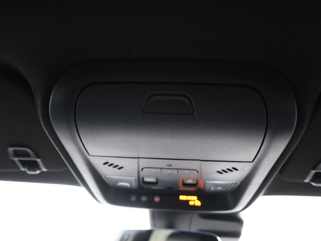 Used 2023 Cadillac XT4 Sport w/ Technology Package image 17