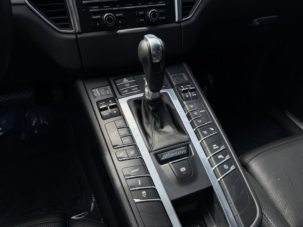 Used 2016 Porsche Macan Turbo image 23