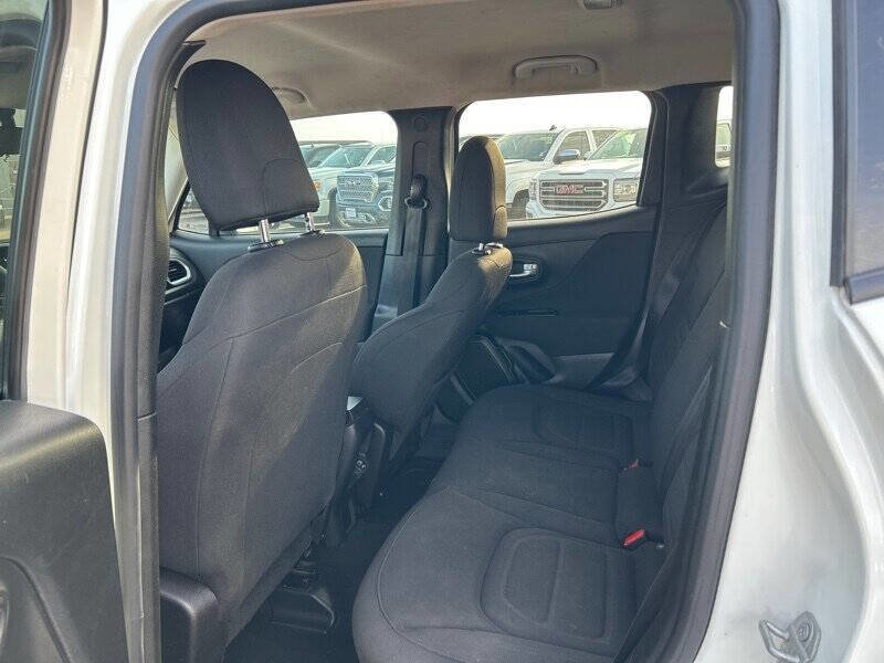 Used 2020 Jeep Renegade Latitude image 12