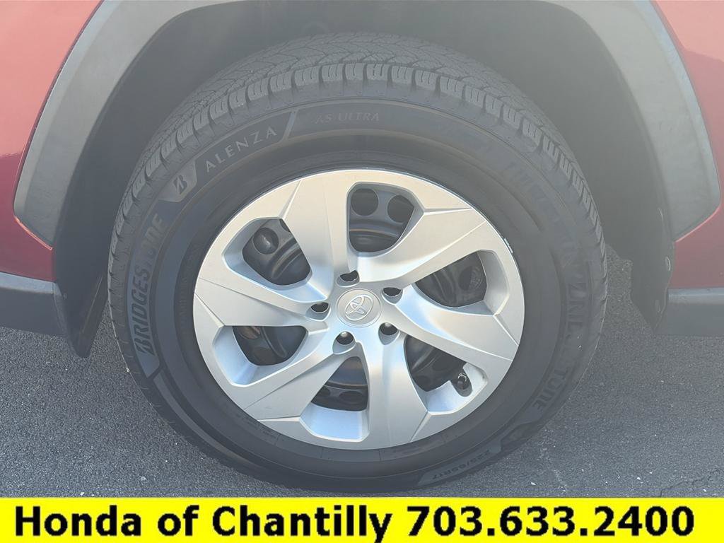 Used 2021 Toyota RAV4 LE AWD/4WD image 59