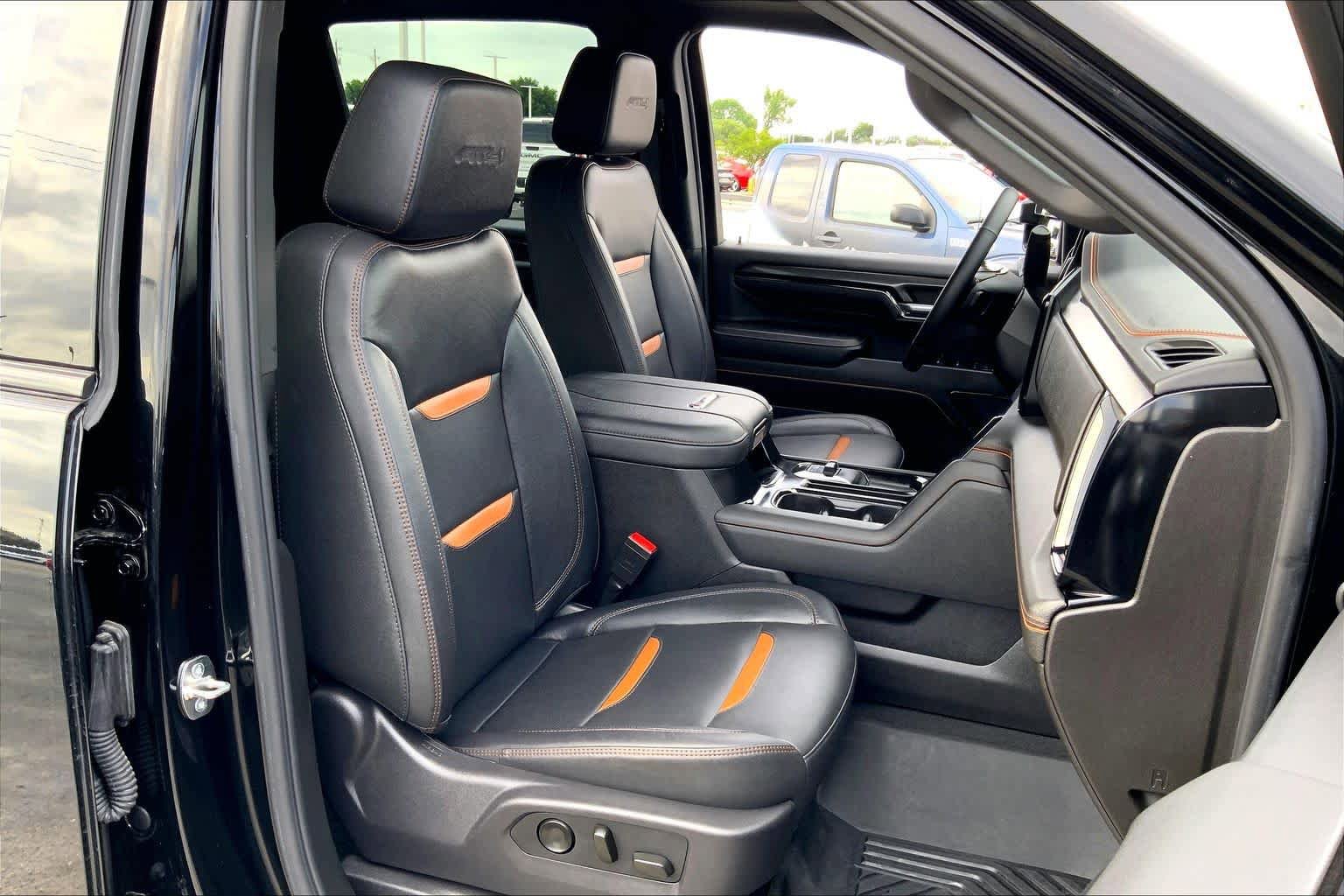 Used 2024 GMC Sierra 2500 AT4 w/ AT4 Premium Plus Package image 9