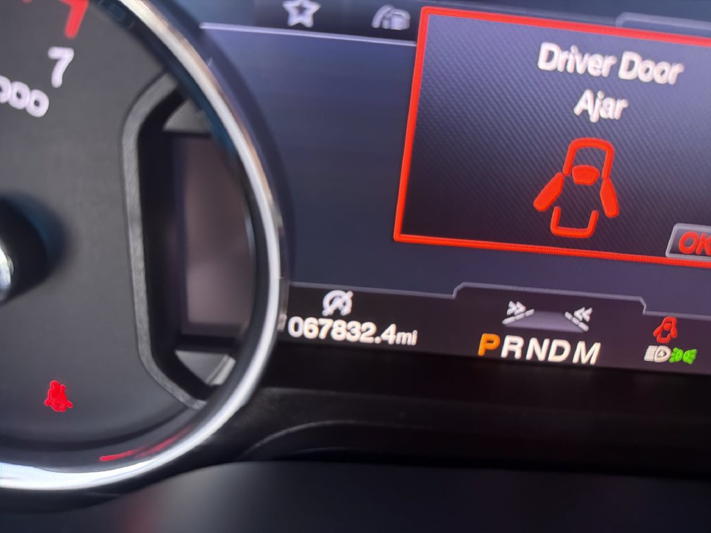 Used 2019 Ford Expedition XLT w/ Equipment Group 202A AWD/4WD image 13