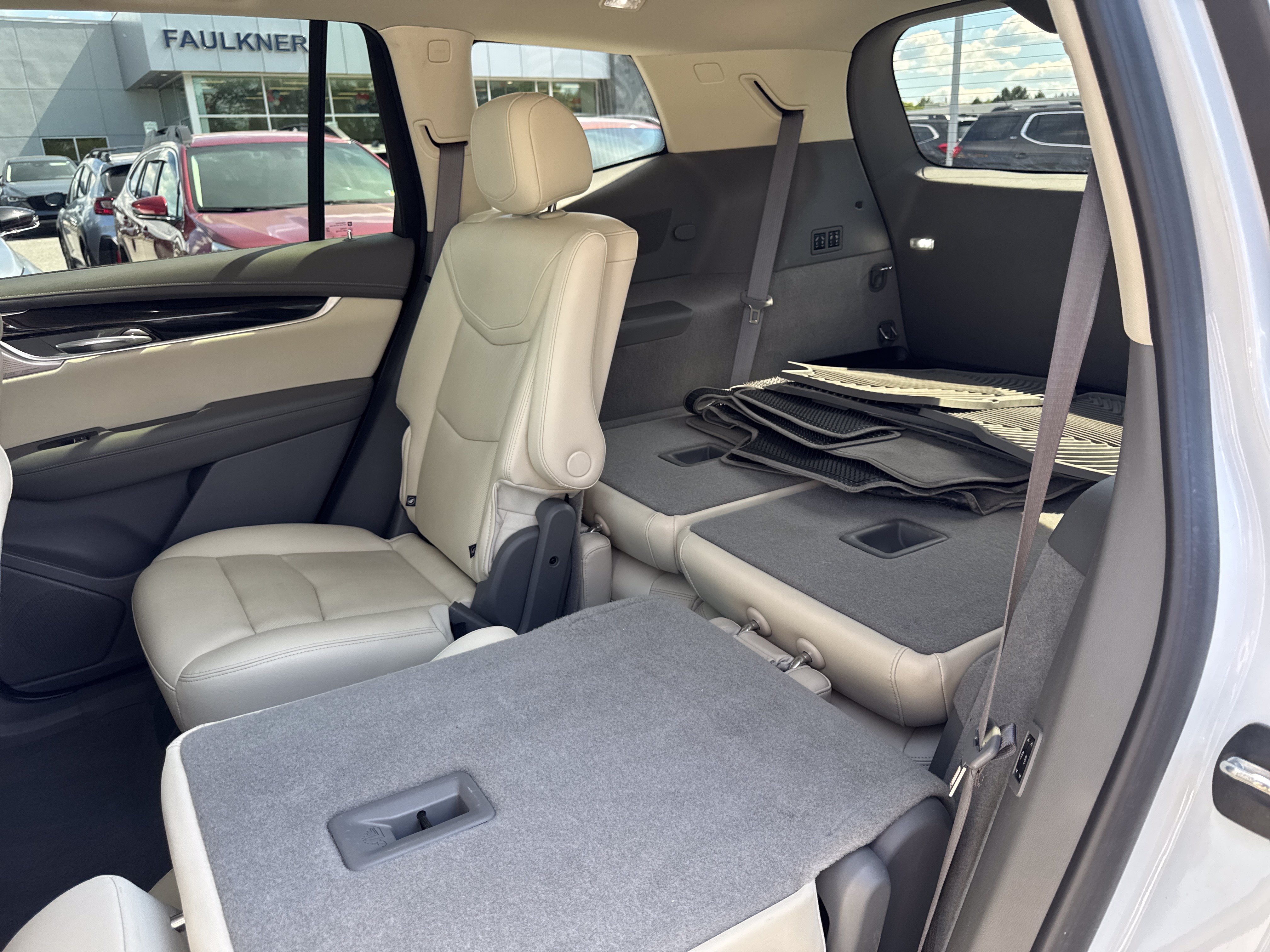 Used 2022 Cadillac XT6 Premium Luxury w/ Technology Package AWD/4WD image 22