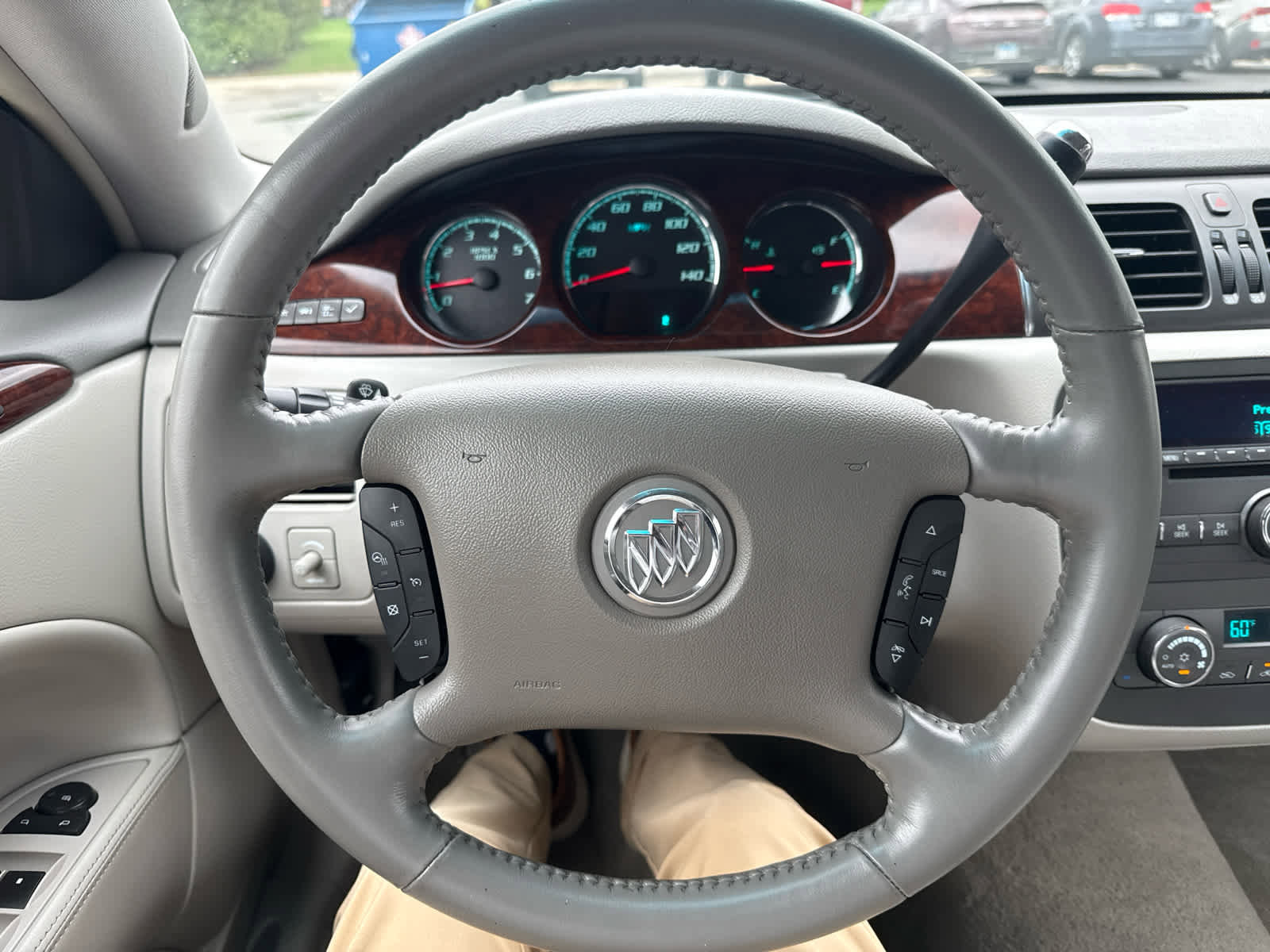 Used 2011 Buick Lucerne CXL w/ Driver Confidence Package FWD image 19