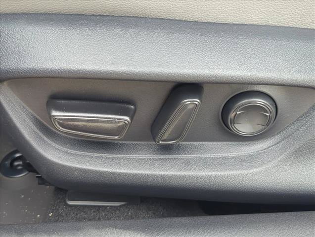 Used 2026 Toyota Camry SE FWD image 12