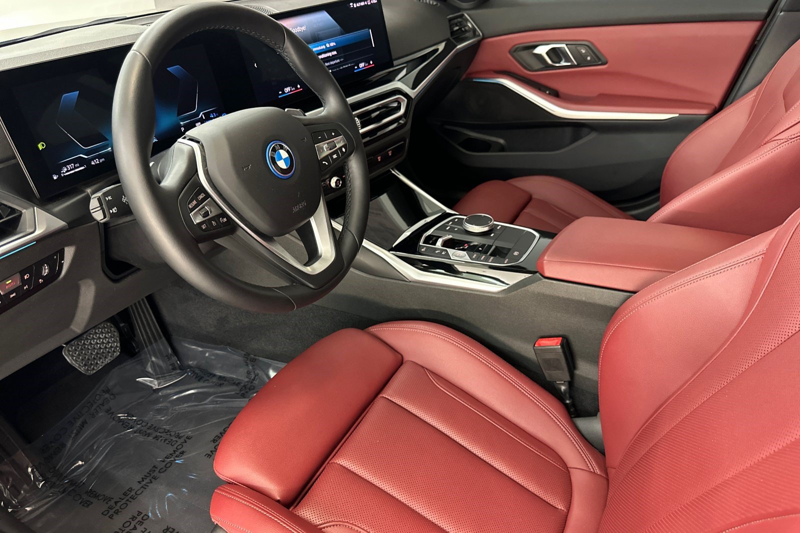 Certified 2024 BMW 330e w/ Convenience Package RWD image 4