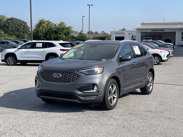 Used 2023 Ford Edge SEL w/ Convenience Package image 3