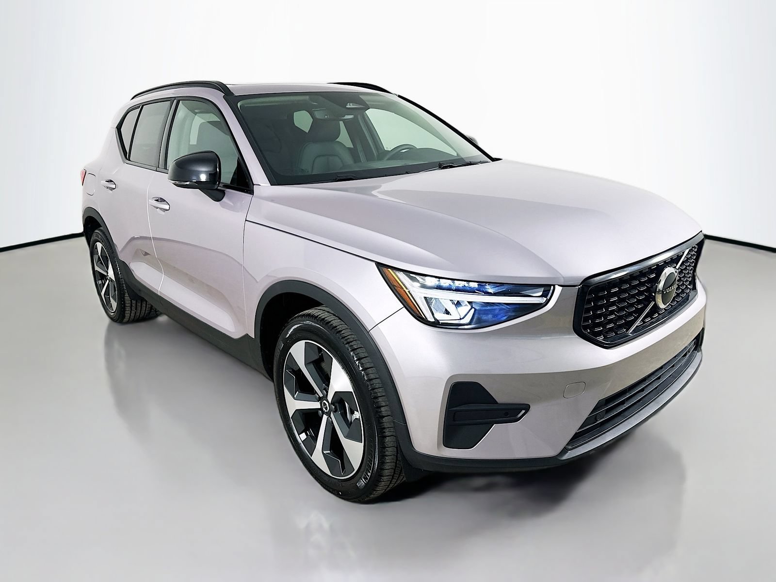 New 2026 Volvo XC40 B5 Core w/ Protection Package Premier AWD/4WD image 3