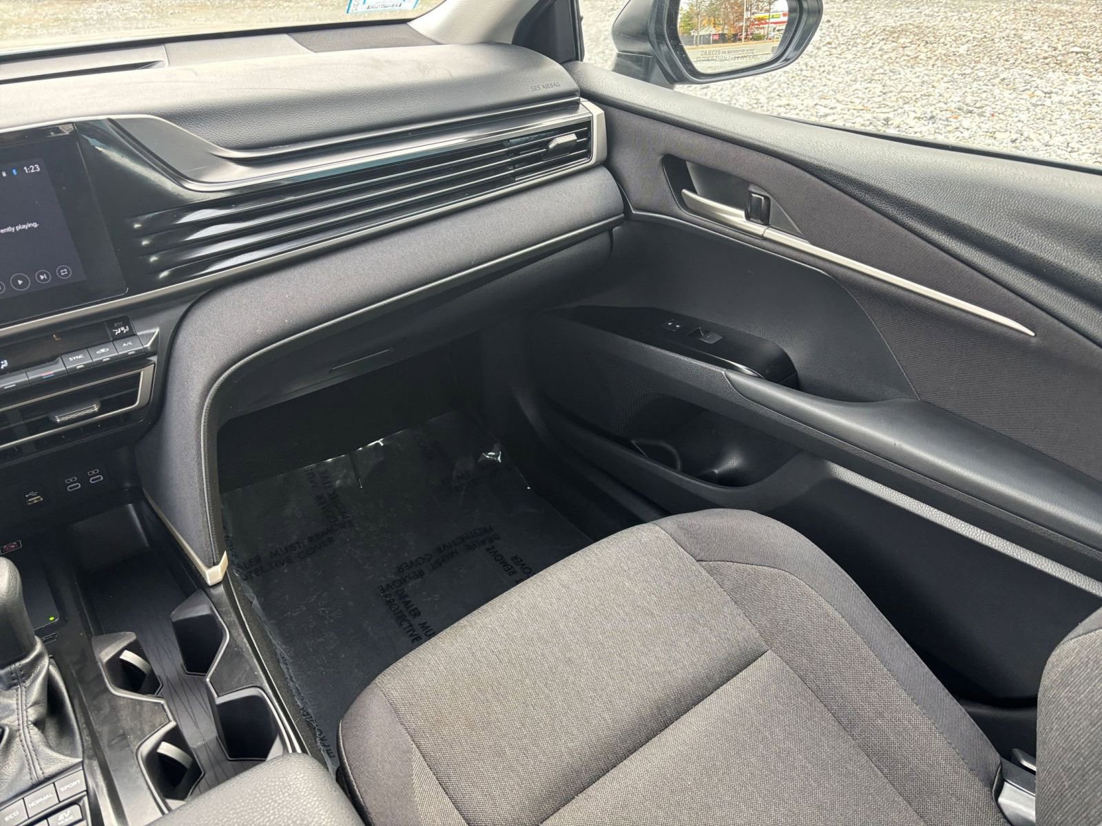 Used 2025 Toyota Camry LE image 31