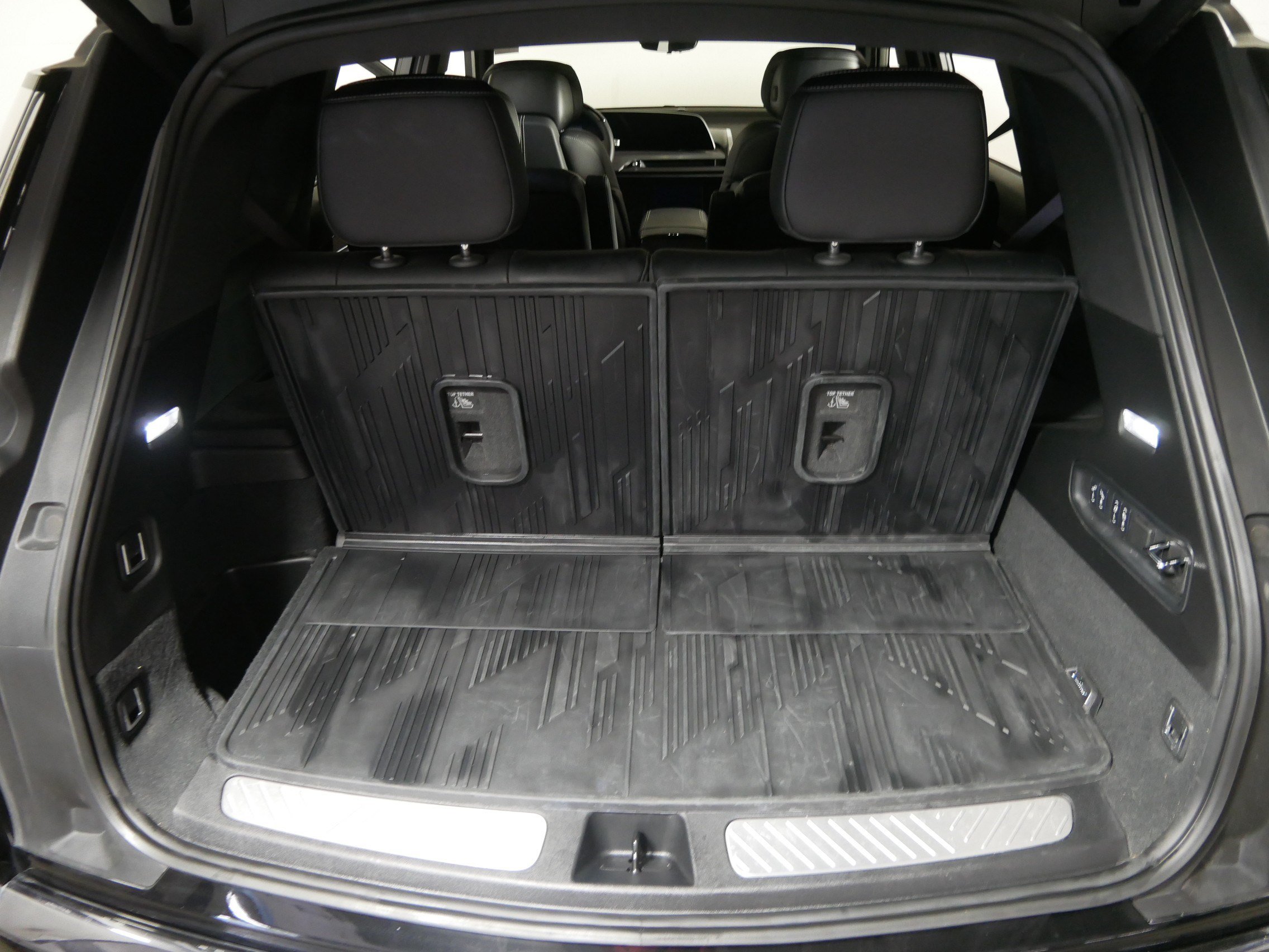 Used 2026 Cadillac Vistiq Sport w/ LPO, Floor Liner Package AWD/4WD image 18