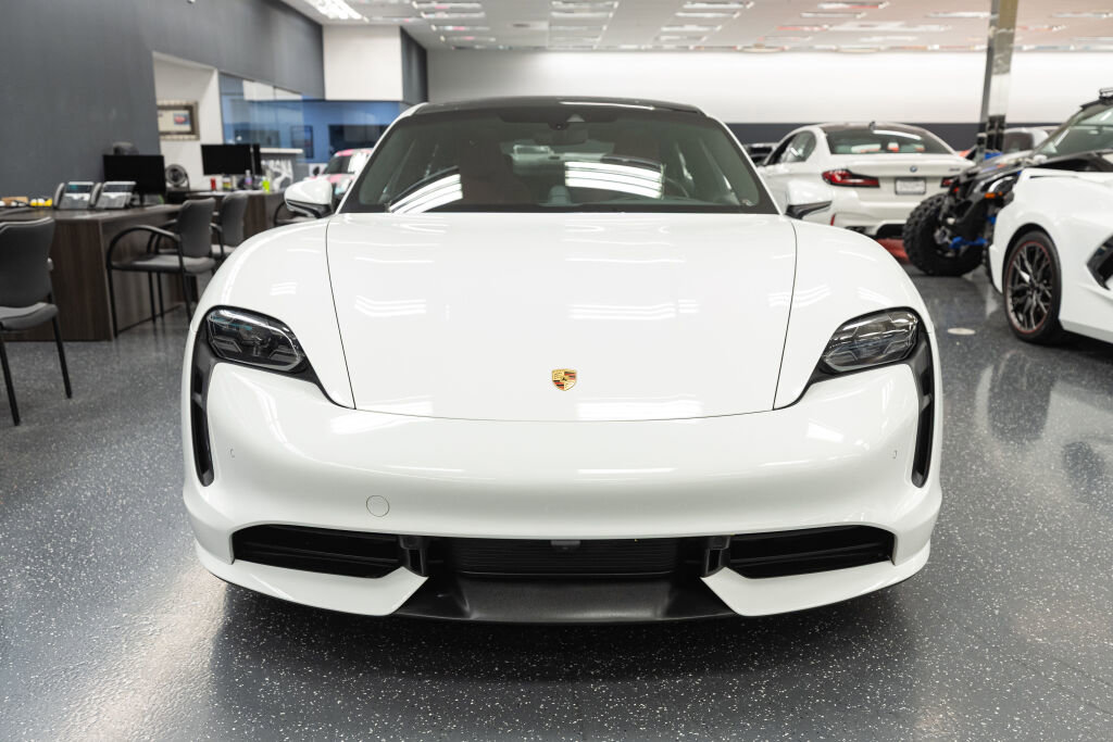 Used 2020 Porsche Taycan Turbo image 2