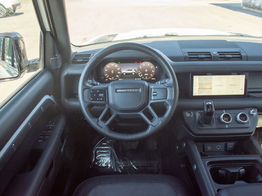 Used 2023 Land Rover Defender 110 X-Dynamic SE image 13