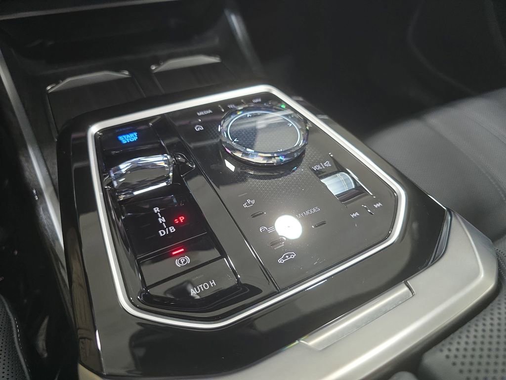Used 2025 BMW i7 eDrive50 w/ M Sport Package image 20