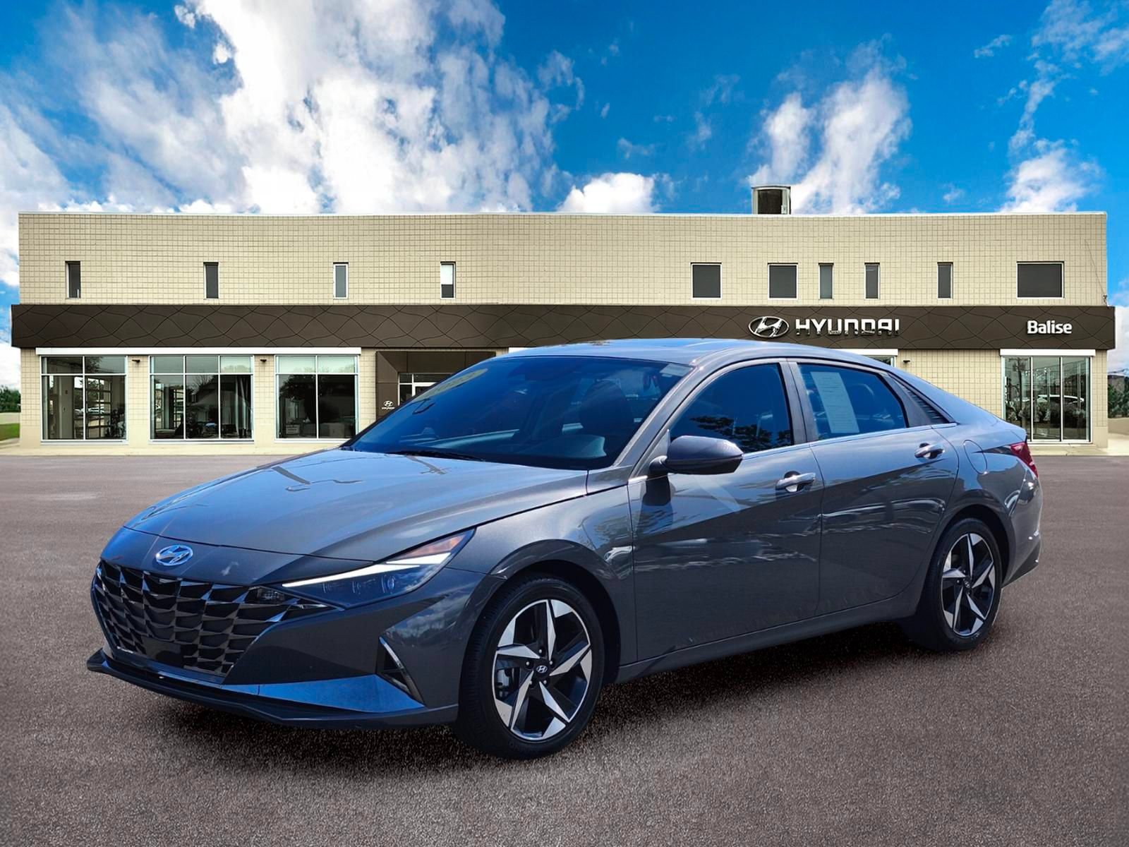 Used 2023 Hyundai Elantra Limited w/ Preferred Accessory Package FWD image 6
