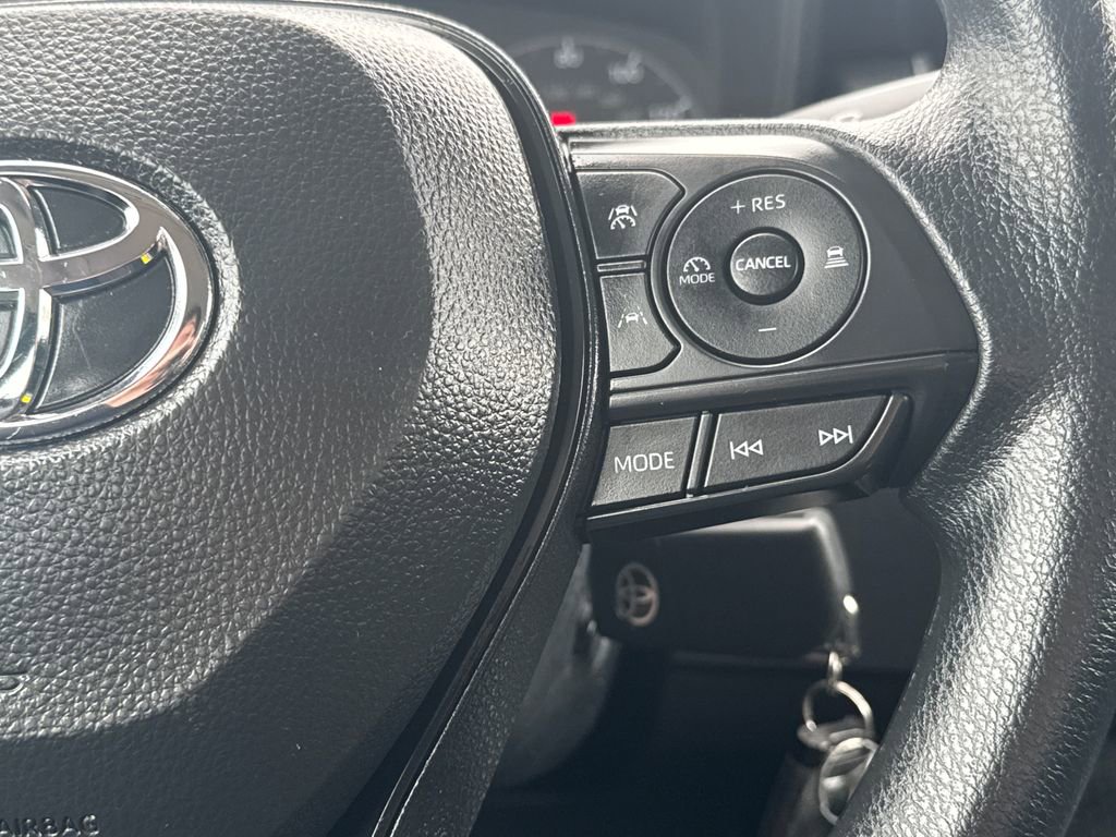 Used 2025 Toyota Corolla LE FWD image 19
