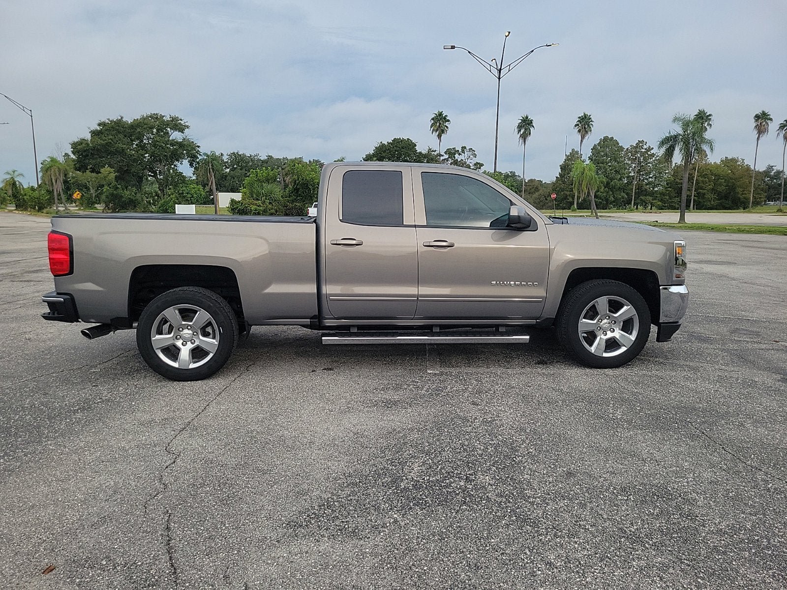 Certified 2017 Chevrolet Silverado 1500 LT w/ All Star Edition RWD image 4