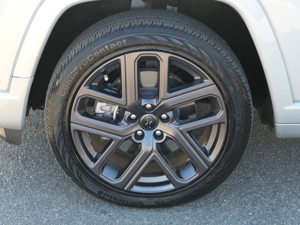 Used 2025 Jeep Compass Limited w/ Driver Assist Group I image 28