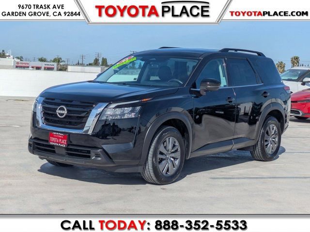 Used 2025 Nissan Pathfinder SV