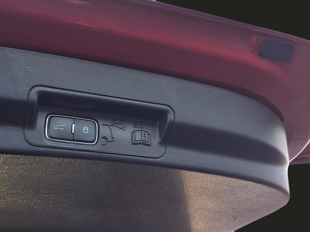 Used 2025 Ford Explorer ST image 29