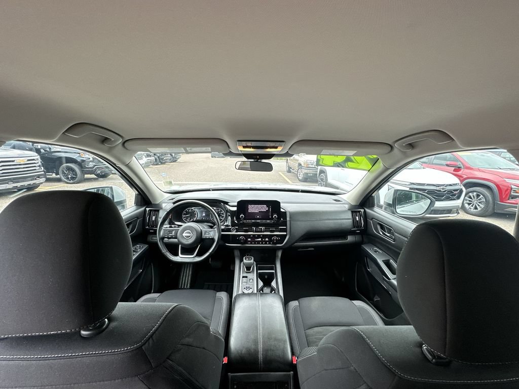 Used 2024 Nissan Pathfinder SV AWD/4WD image 22