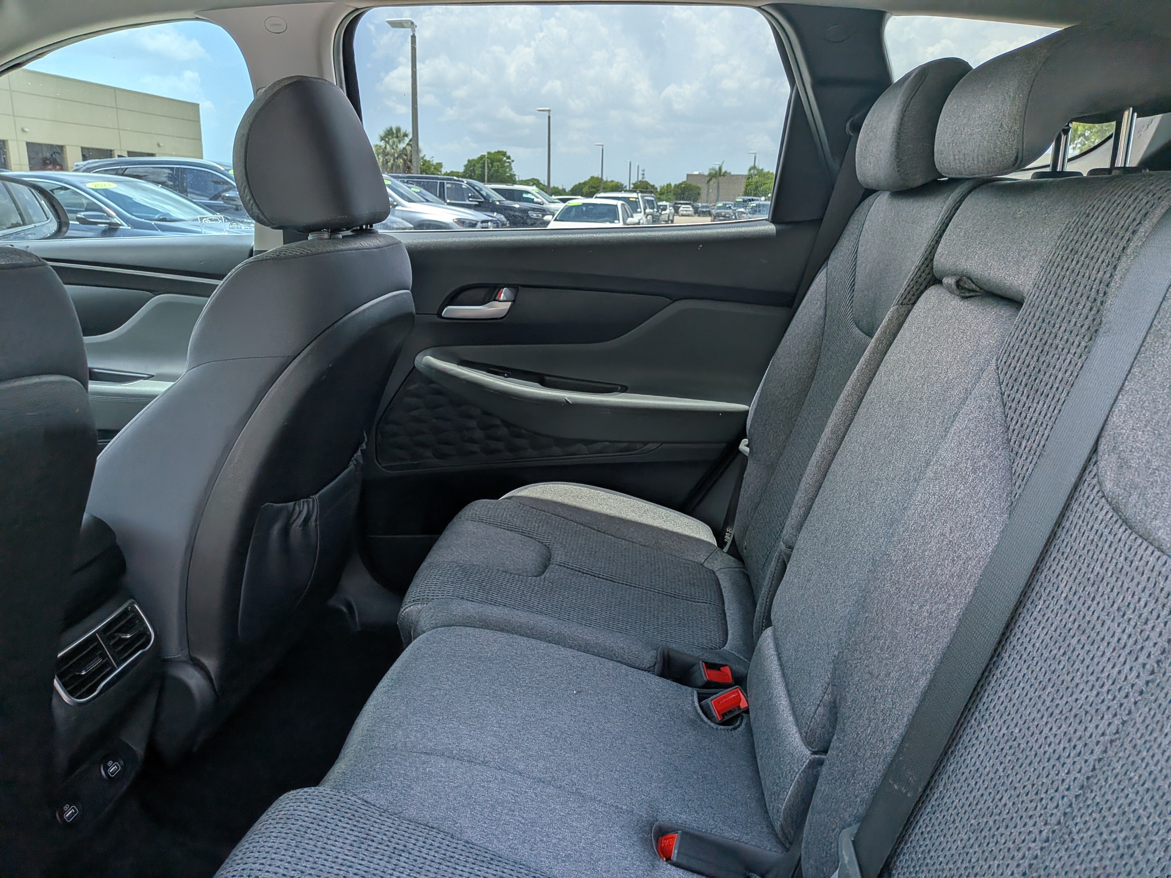 Used 2021 Hyundai Santa Fe SE FWD image 15