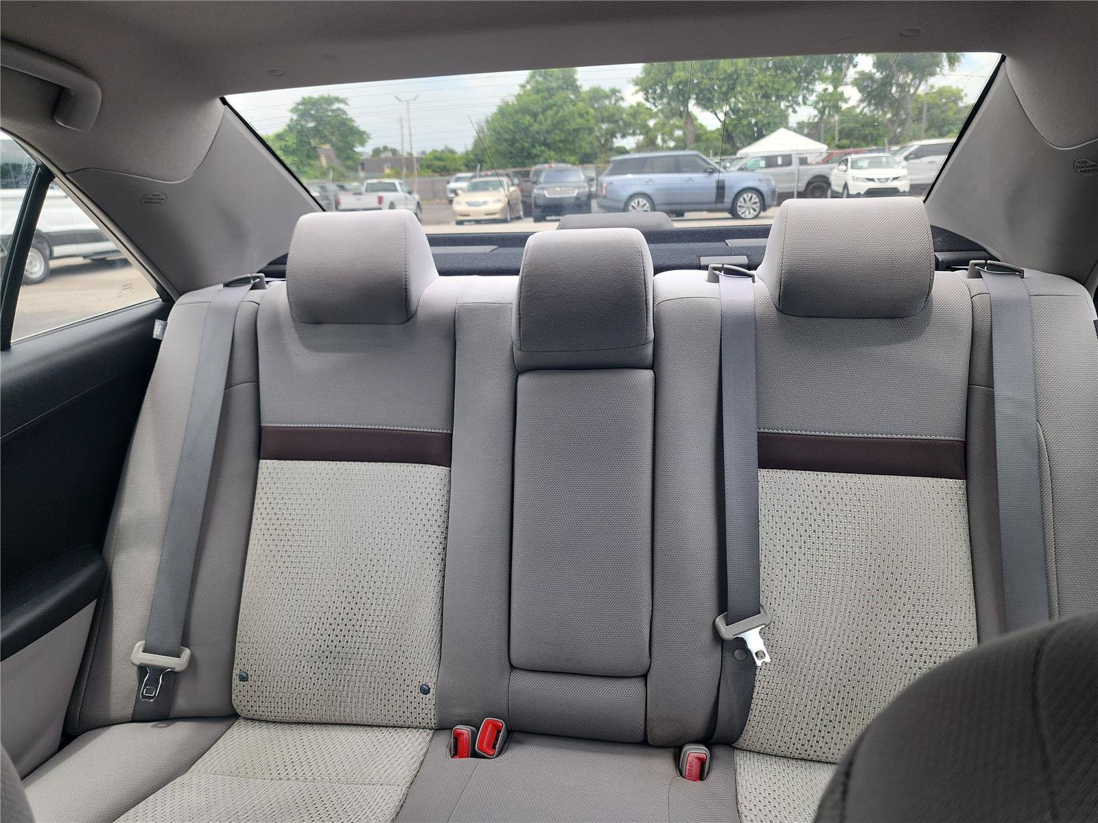 Used 2012 Toyota Camry LE FWD image 14