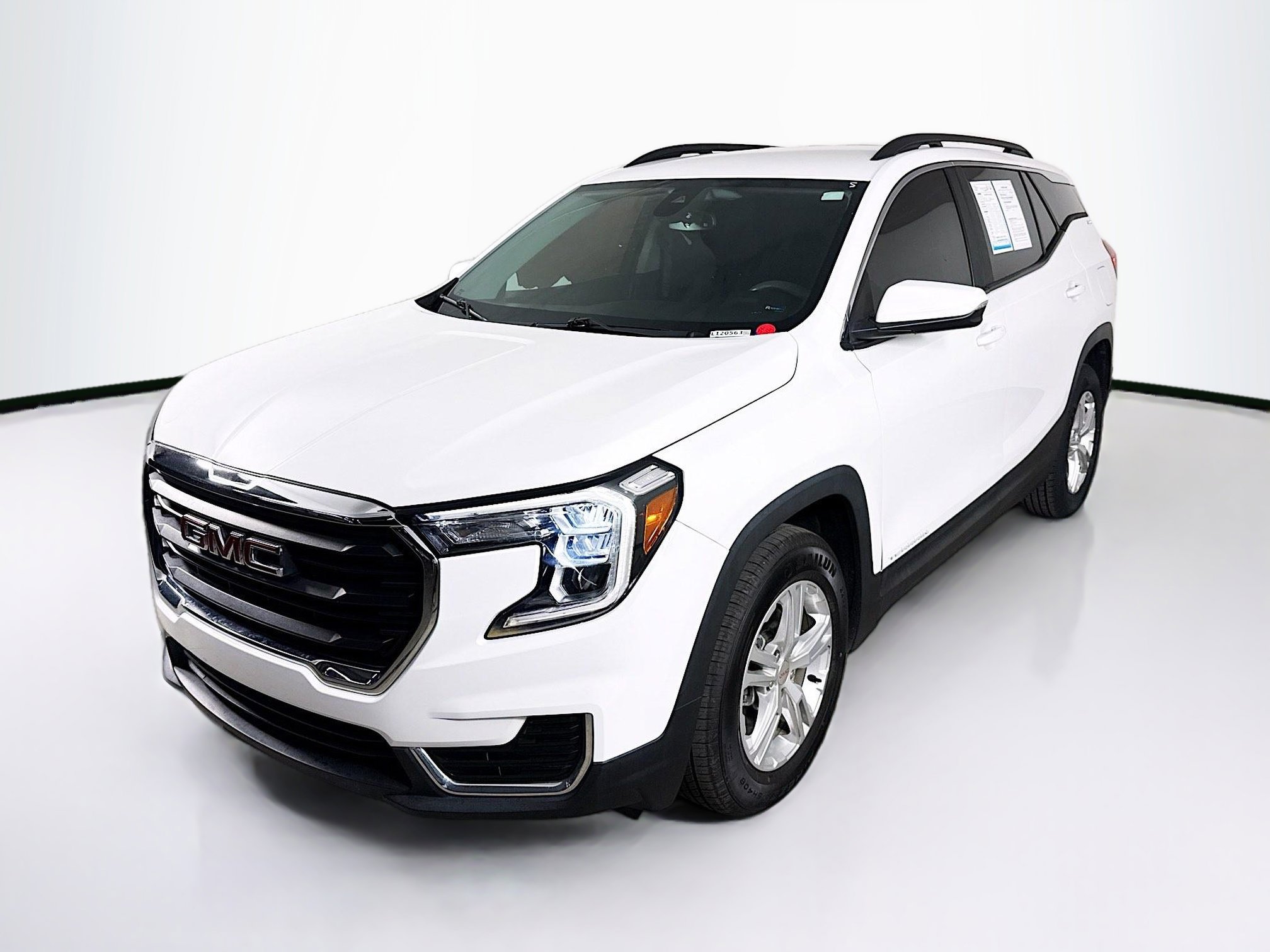 Used 2022 GMC Terrain SLE w/ Driver Convenience Package image 4