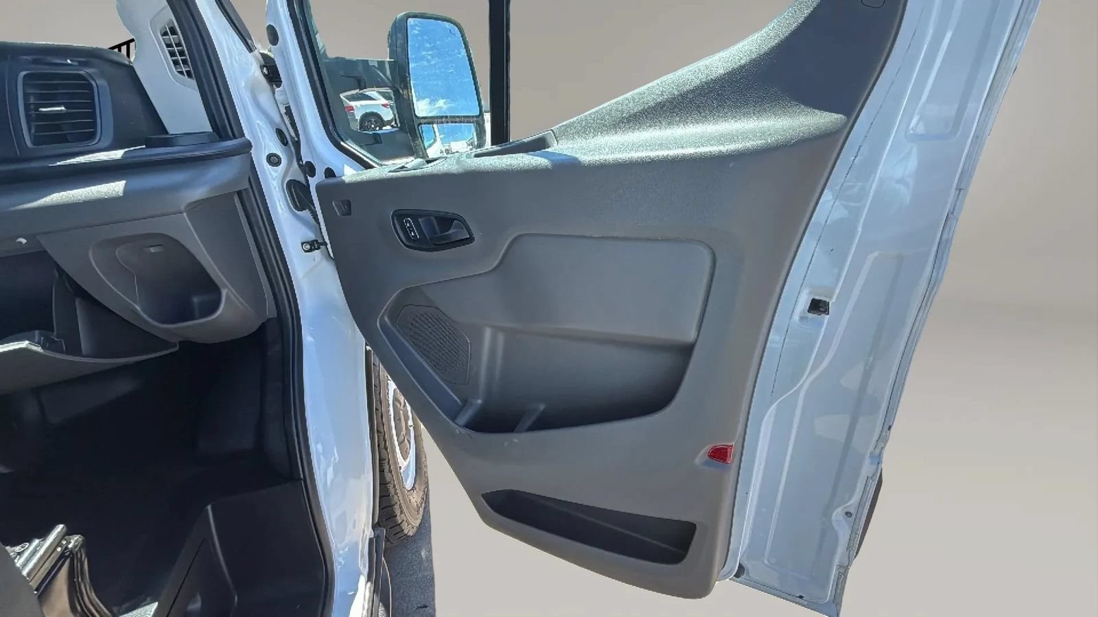 Used 2022 Ford E-Transit 148 High Roof w/ Load Area Protection Package RWD image 31
