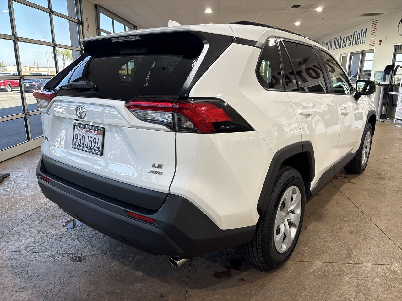 Certified 2019 Toyota RAV4 LE AWD/4WD image 2