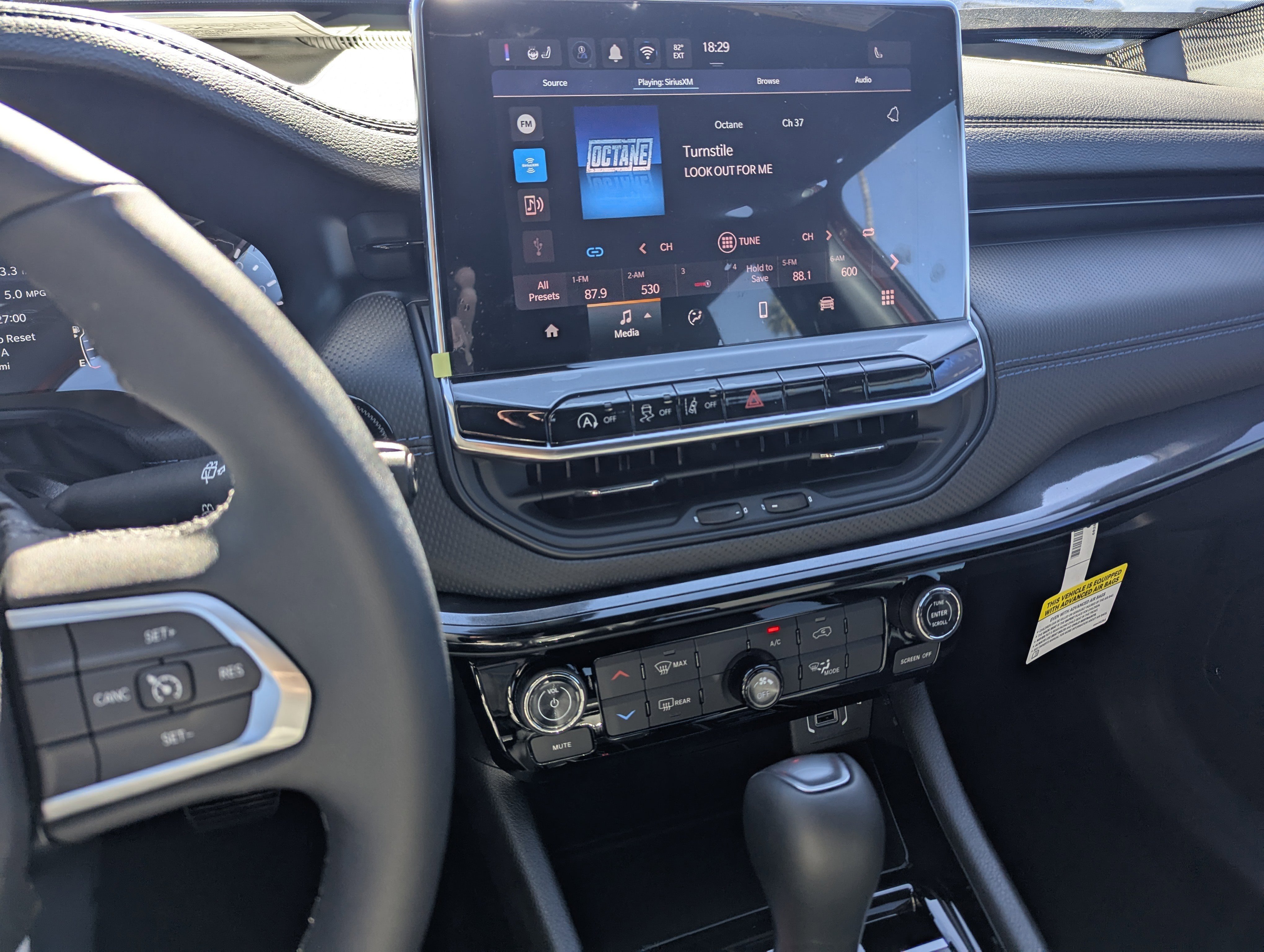 New 2026 Jeep Compass Latitude image 10