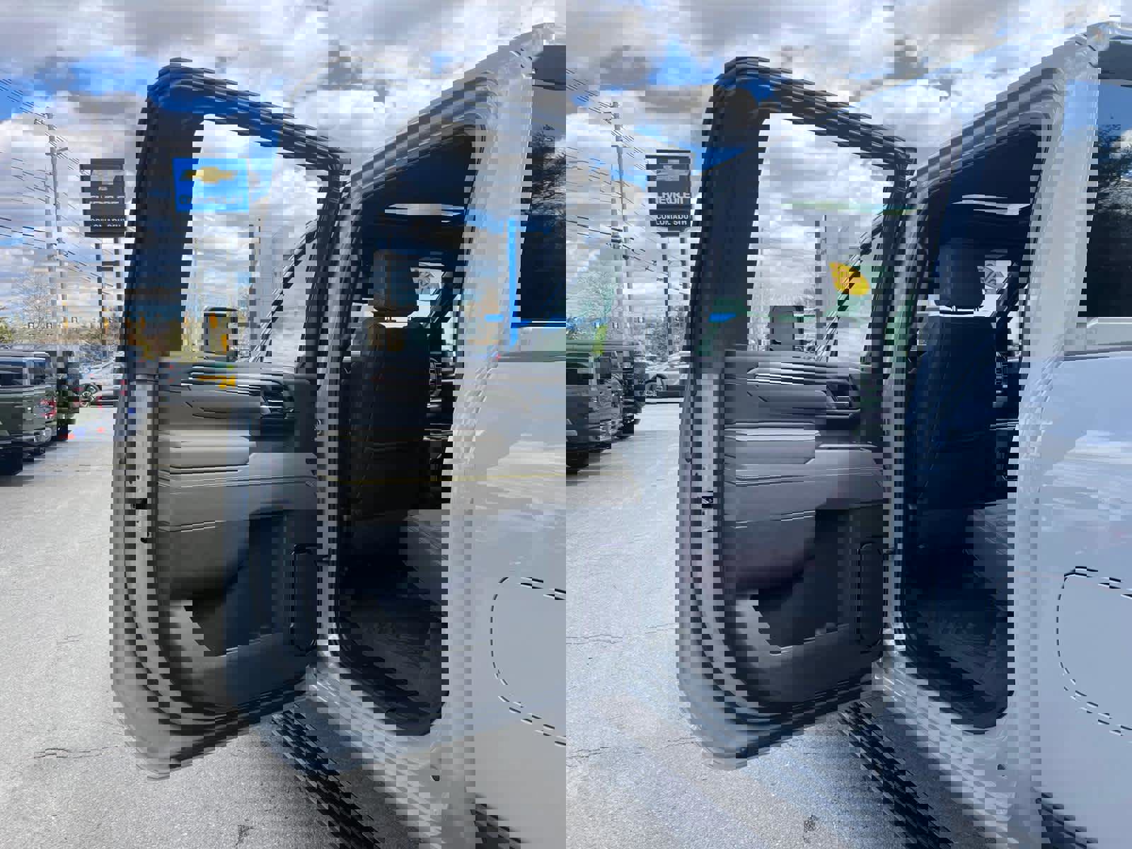 Certified 2024 Chevrolet Silverado 2500 ZR2 w/ Technology Package image 33