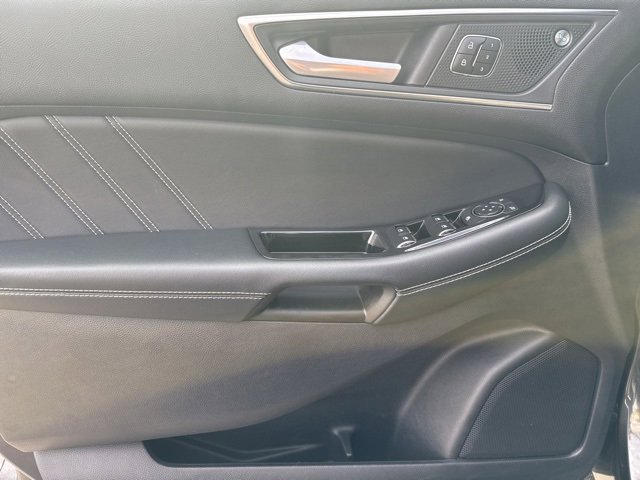 Used 2020 Ford Edge ST image 9