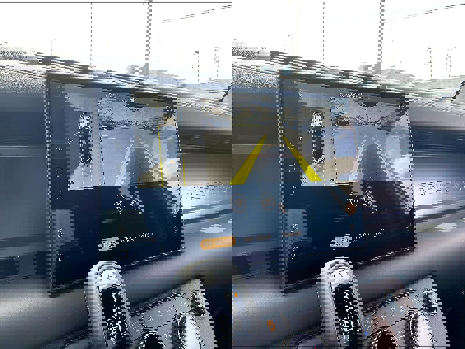 Used 2025 Land Rover Defender 110 AWD/4WD image 23