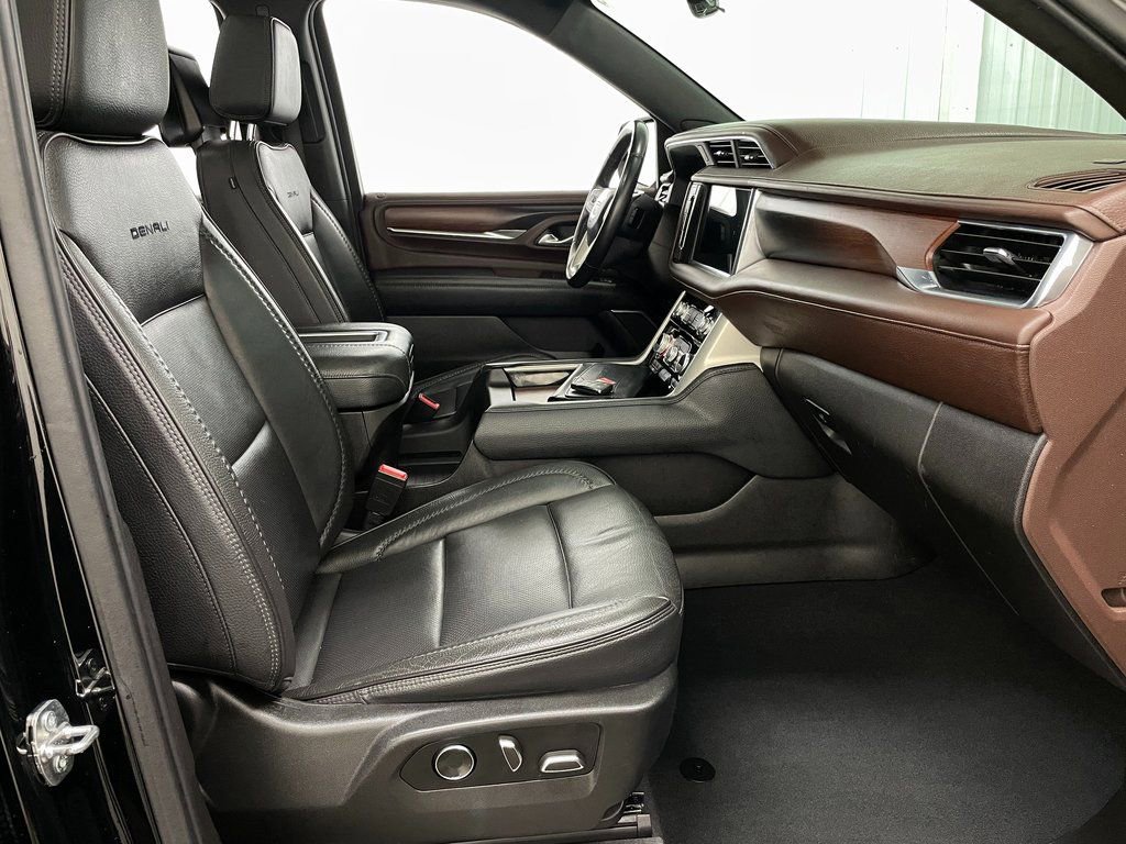 Used 2021 GMC Yukon Denali w/ Denali Ultimate Package AWD/4WD image 42