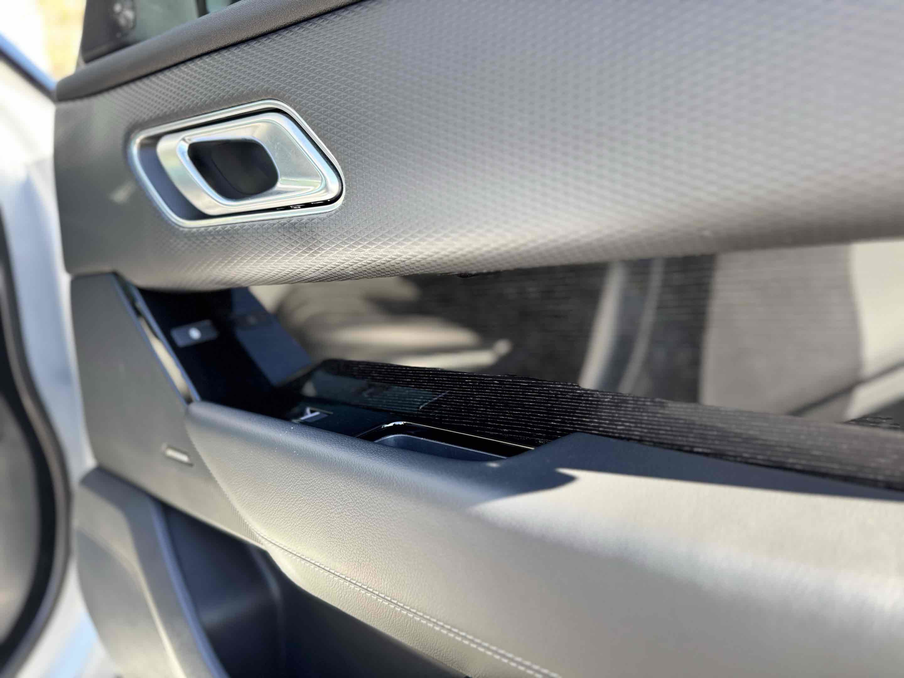 Used 2020 Land Rover Range Rover Velar R-Dynamic S image 44