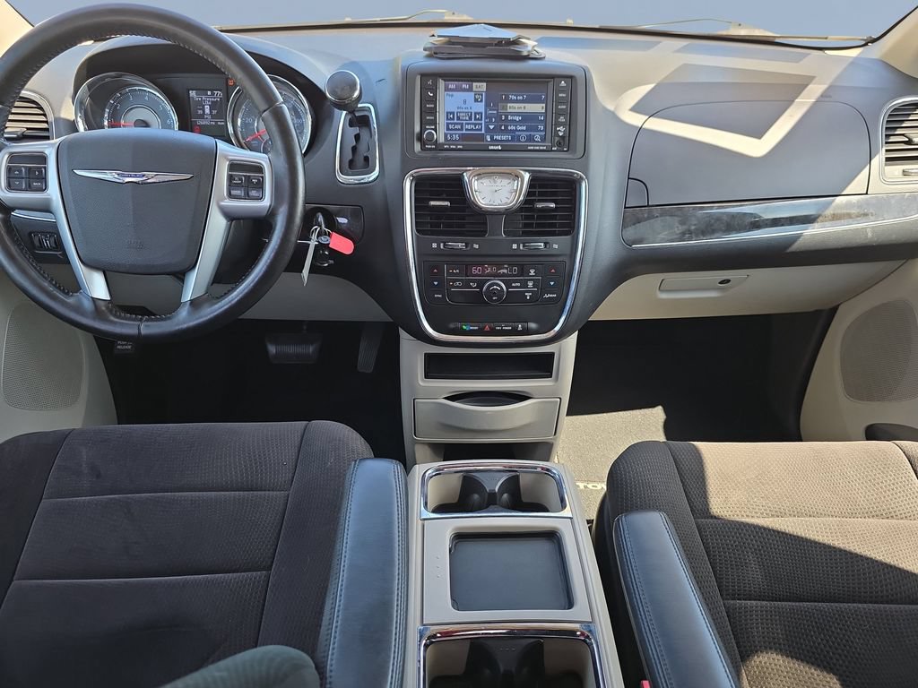 Used 2011 Chrysler Town & Country Touring FWD image 13