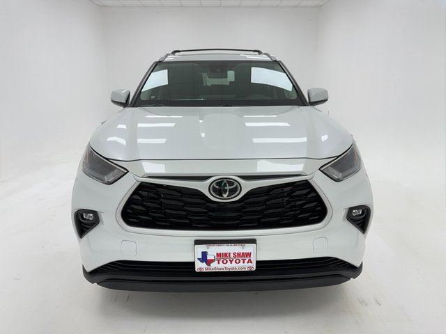 New 2026 Toyota Highlander XLE image 3