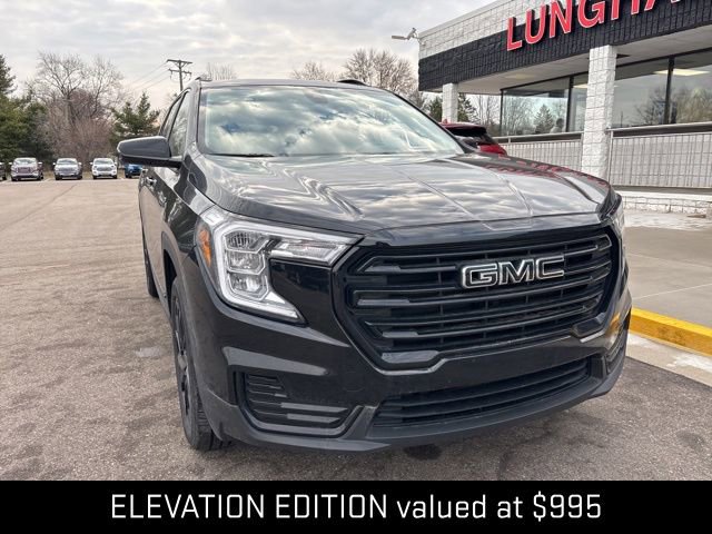 Used 2023 GMC Terrain SLE w/ Driver Convenience Package image 4